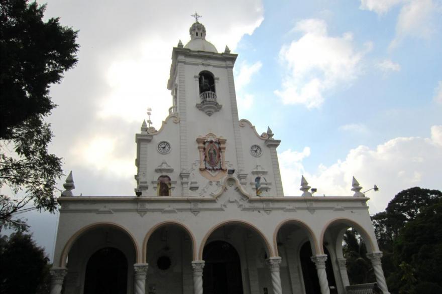 Salvadoran Church Design Spans Traditional European And Modernist Catholics Cultures