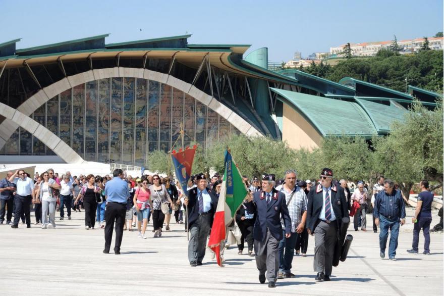 Charismatic and controversial Padre Pio is Italy's most popular saint |  Catholics & Cultures