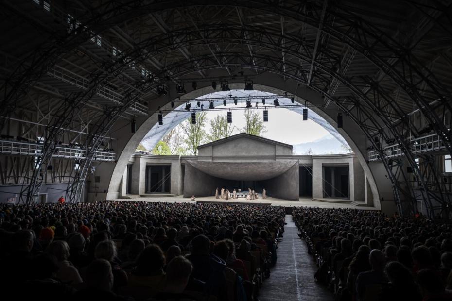 The Passion Play Theater at Oberammergau has a capacity of 4,400 roof-covered seats. Passion Play Oberammergau 2022/Sebastian Schulte