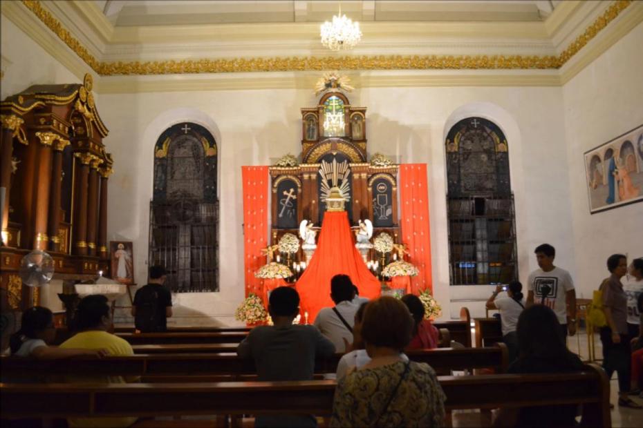 Visita Iglesia at the Malolos Cathedral on Holy Thursday.