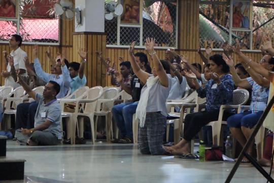 Eucharistic adoration at the English-speaking retreat at Divine Retreat Centre.